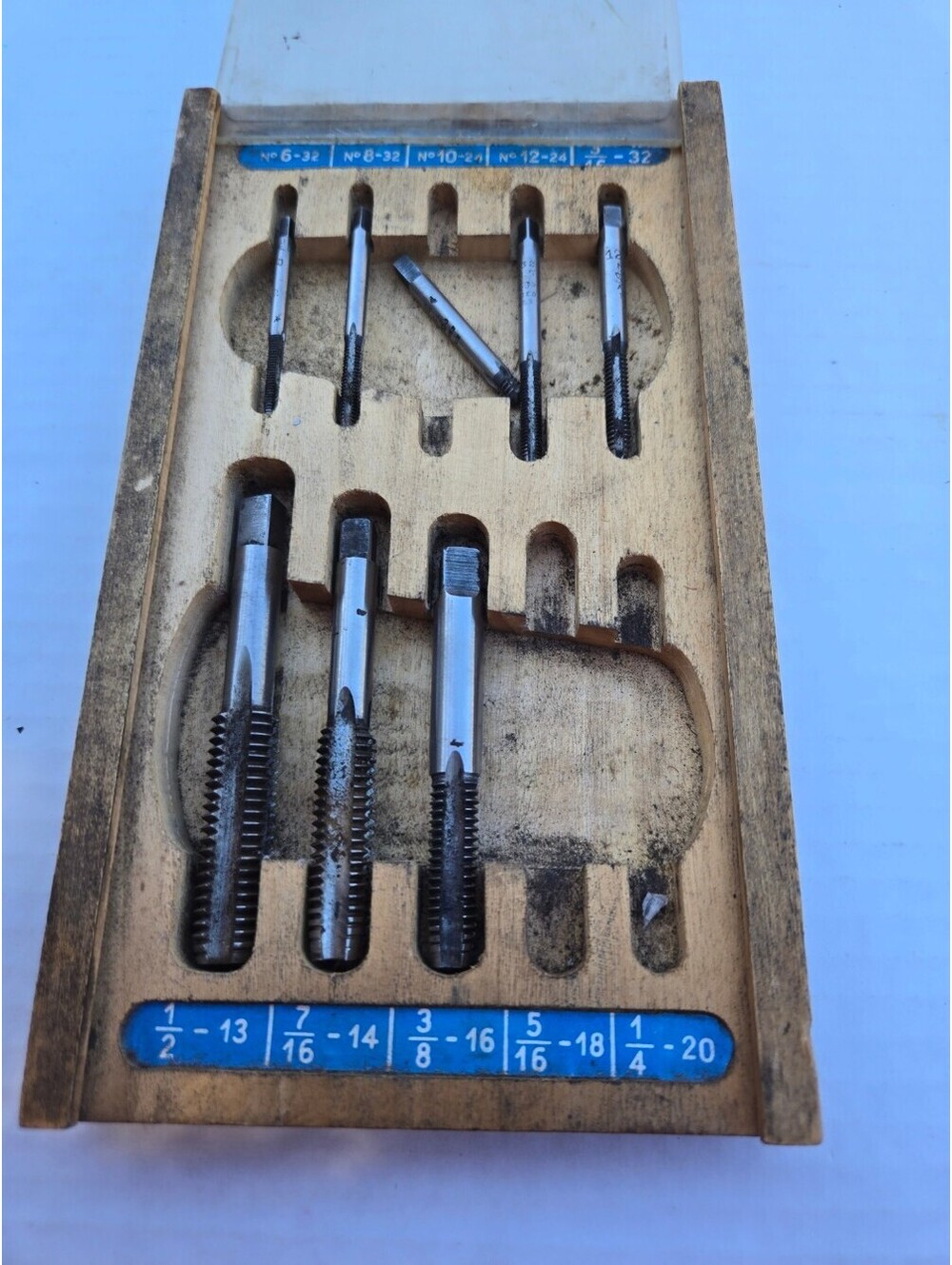 Vintage Steel Standard & Machine Screw Tap Set Wooden Case SAE Thread Taps